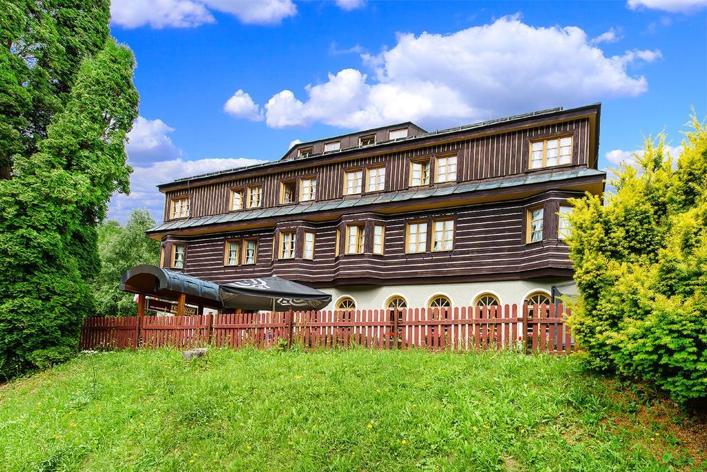 Alpsky Hotel Špindlerŭv Mlýn Exterior foto